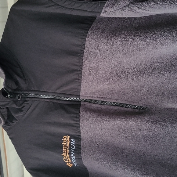 COLUMBIA SPORTSWEAR TITANIUM - Picture 4 of 6
